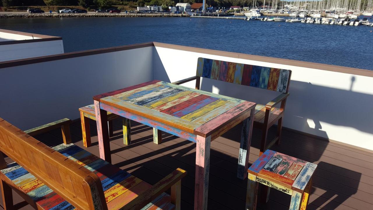Hausboot Pula - Floating House Water Lily Hotell Eksteriør bilde