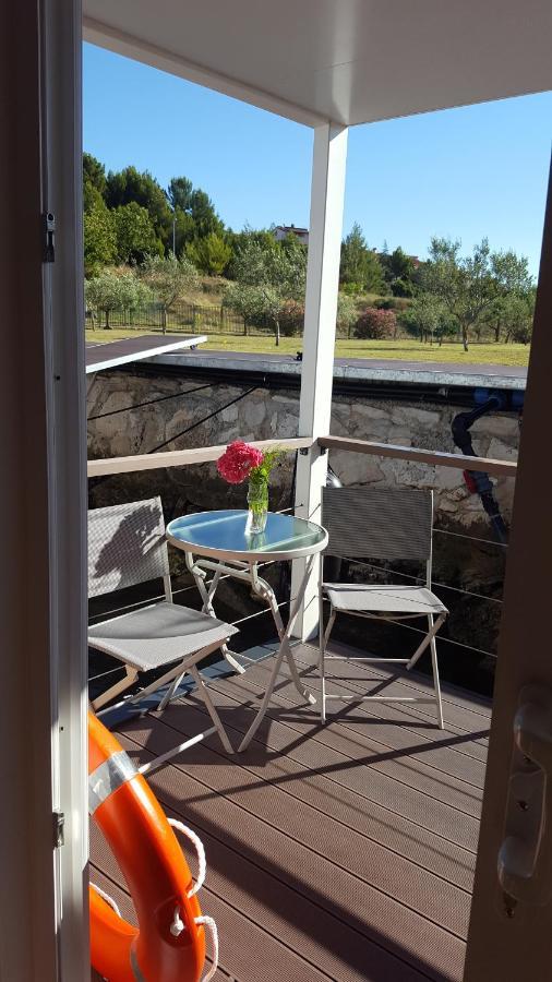 Hausboot Pula - Floating House Water Lily Hotell Eksteriør bilde